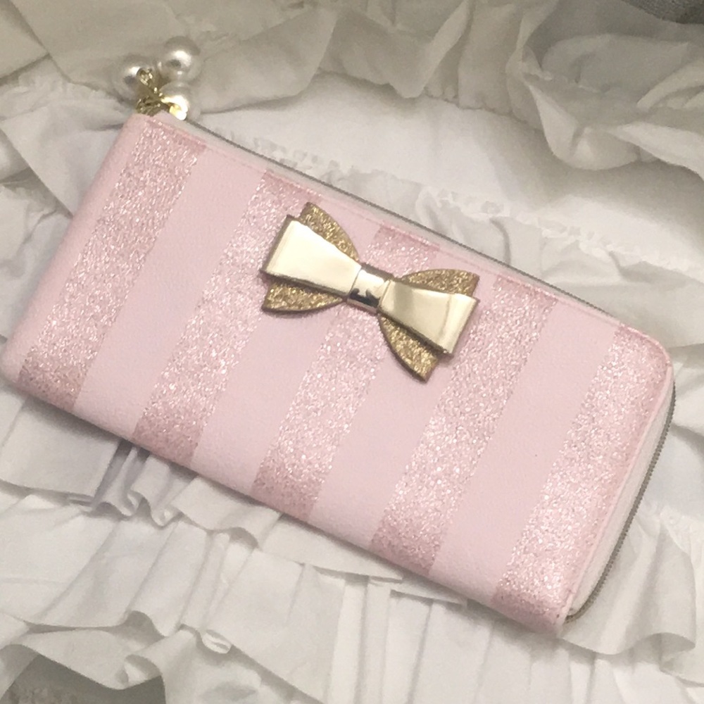 Cute Soft Pink Wallet! (New!!! 😛)